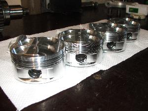 kov�csolt,wiseco dugatty�k ,sz�pek? (zzr1100)